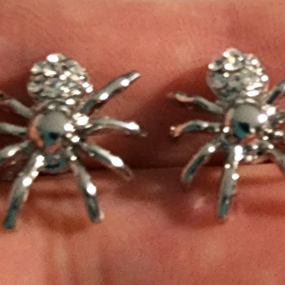 Halloween Jewelry / Spider Earring / Post / Rhinestone Crystal / Rhodium Plated - Picture 7 of 7